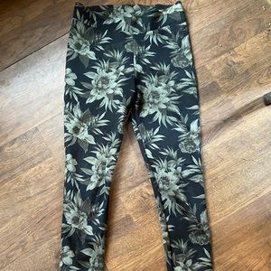Botanical floral leaf leggings stretchy pants